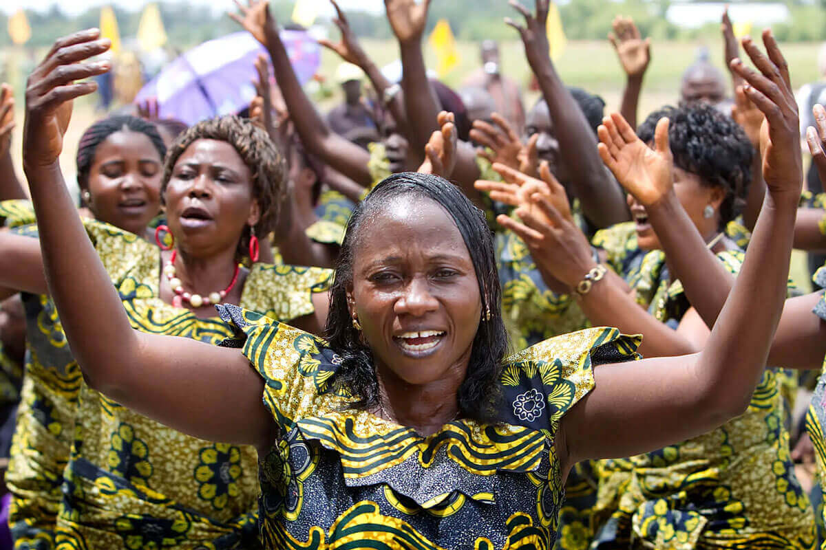 A United Methodist church choir welcomes visitors to Kamina, Democratic Republic of the Congo. A delegation of United Methodist church leaders and public health workers visited Kamina in observance of World Malaria Day. Photo by Mike DuBose, UM News.