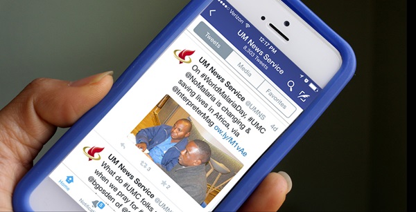 phone-social-media-edit-4