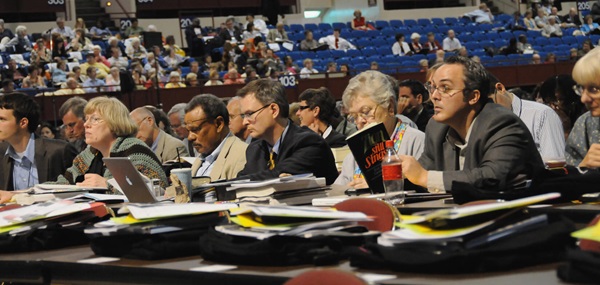 GC0113 Delegates work on adopting parliamentary rules during the April 23 organizational session of the 2008 United Methodist General Conference in Fort Worth, Texas.