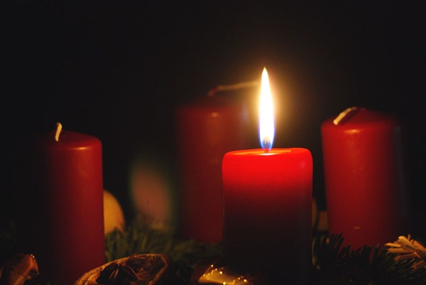 Worship_Advent-Wreath1_2015 Advent wreath with one lit candle. Courtesy of Discipleship Ministries.