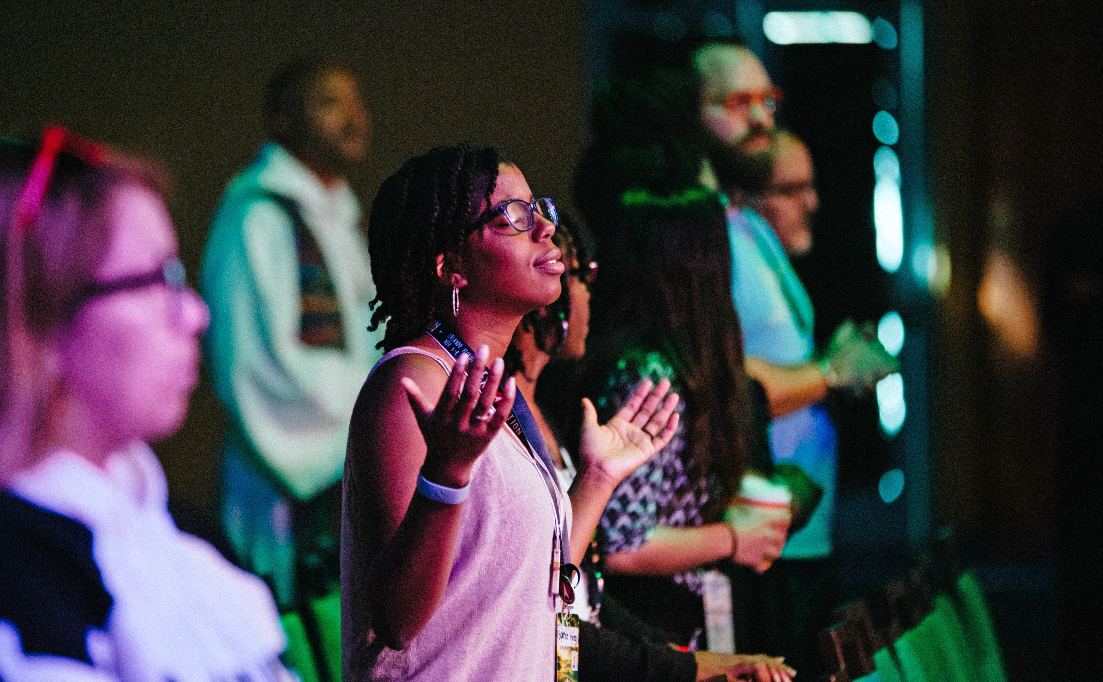 Louange et prière ont été offertes durant l’exploration. Photo par Giffin Creative. 