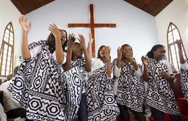 The youth choir sings during worship at Central United Methodist Church in Luanda, Angola. Photo by Mike DuBose, UMNS.