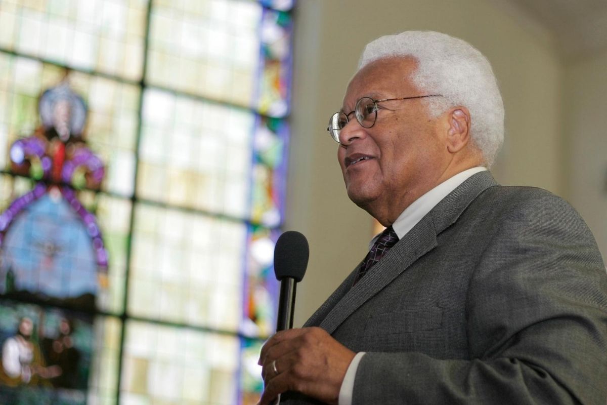 The Rev. James Lawson, Jr. speaks about nonviolence at First Baptist Church in Montgomery, Ala., the site of a 1961 confrontation between Freedom Riders and an angry mob. Lawson is one of several United Methodist leaders participating in the Town Hall discussion on August 19. (A 2009 UMNS file photo by Kathy L. Gilbert.)