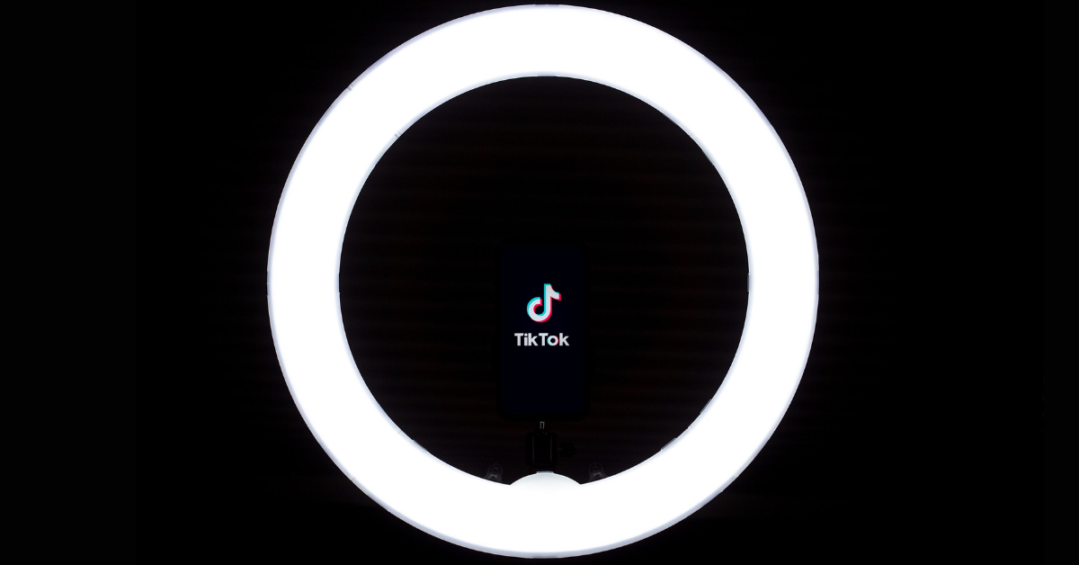 처음에는 이상하게 보이겠지만, 한 달 10억 명 이상의 사용자를 가진 틱톡을 교회에서 사용하면 교인들을 참여시키고 더 많은 사람에게 교회를 홍보하는 좋은 방법이 될 수 있다. 사진: 솔른 페이사, 언스플레쉬. 