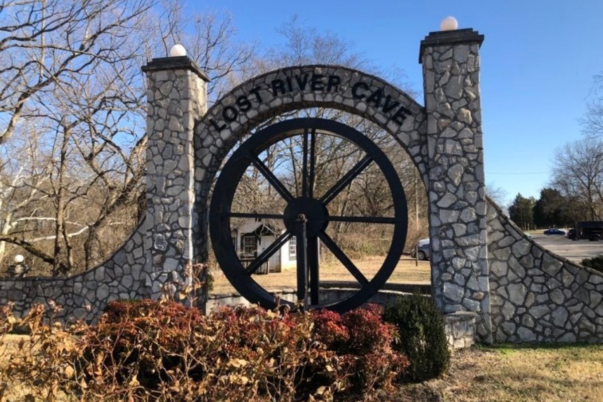 Bowling Green's Lost River Cave. (Photo by Craig Catlett.)
