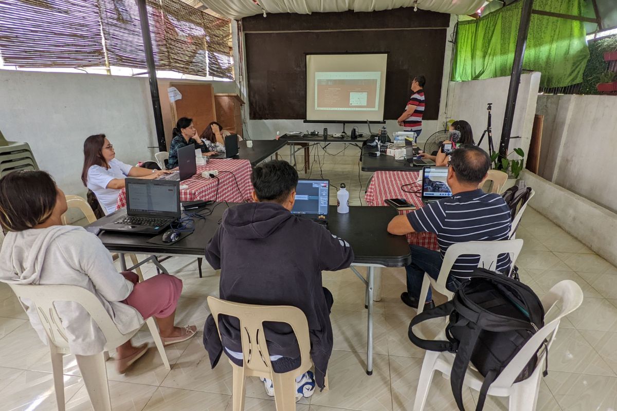 A training session for the Manila Episcopal Area in the Philippines. (Photo courtesy of Sid Balatan.)