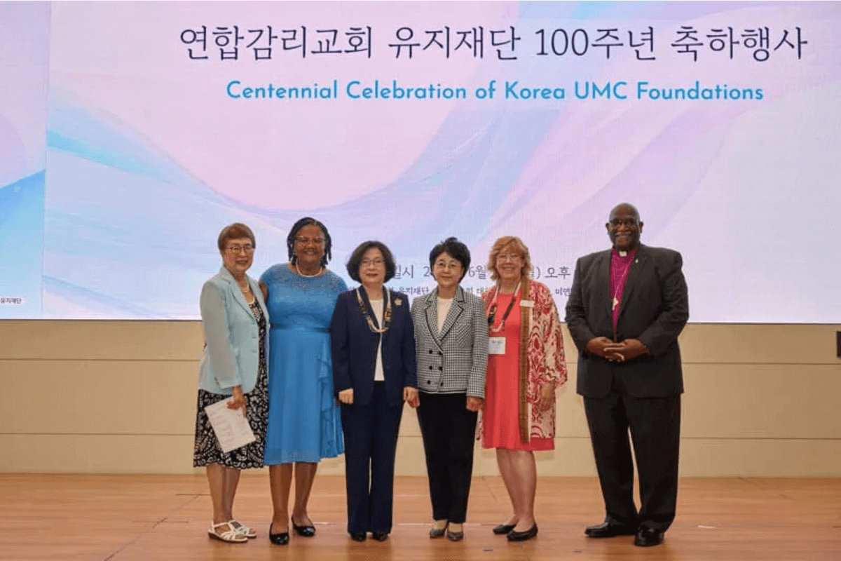 From left: Rev. Hea Sun Kim, director of the Scranton Women’s Leadership Center and board member of the American Methodist Korean Women’s Mission Foundation; Sally Vonner, general secretary/CEO of United Women in Faith; Ms. Hyang-Sook Lee, president of Ewha Womans University; Ms. Jung Hae Park, board chair of the American Methodist Korean Women’s Mission Foundation; Jana Jones, president of United Women in Faith; and Bishop Gregory V. Palmer, executive secretary of the UMC Council of Bishops. Photo courtesy of Paul Kong. 