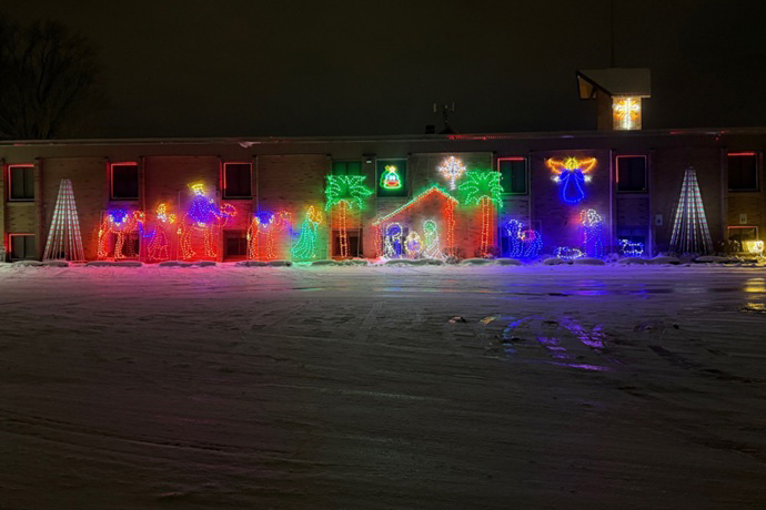  Video/photo caption: A display behind Grandville United Methodist Church in Michigan tells the Christmas story in a 15-minute light show set to music with an original soundtrack. Video image by Lilla Marigza, UM News.