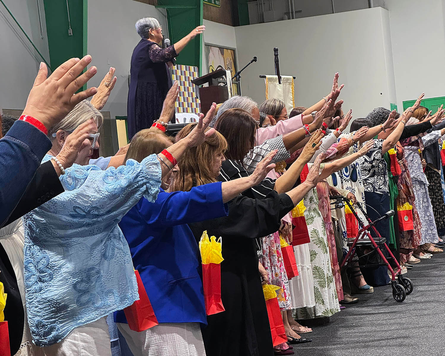La Obispa Lizzette Gabriel Montalvo reconoce el legado de las mujeres en el trabajo ministerial de la iglesia y recordó el 75 aniversario de la ordenación femenina en la iglesia metodista. Foto Rev. Gustavo Vasquez, Noticias MU.