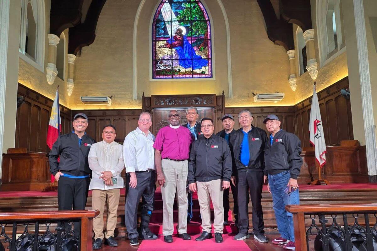 The Rev. Dr. Rick Vance and Bishop Holston attended the First General Commission for United Methodist Men National UMMP Connectional Conference in Manila. Pictured: Bishop Rodel Acdal, the Rev. Dr. Rick Vance, Bishop L. Jonathan Holston, Bishop Ismael Painit and the National Executive Committee of the NUMMP. Photo provided by: Philippines Regional Conference. 