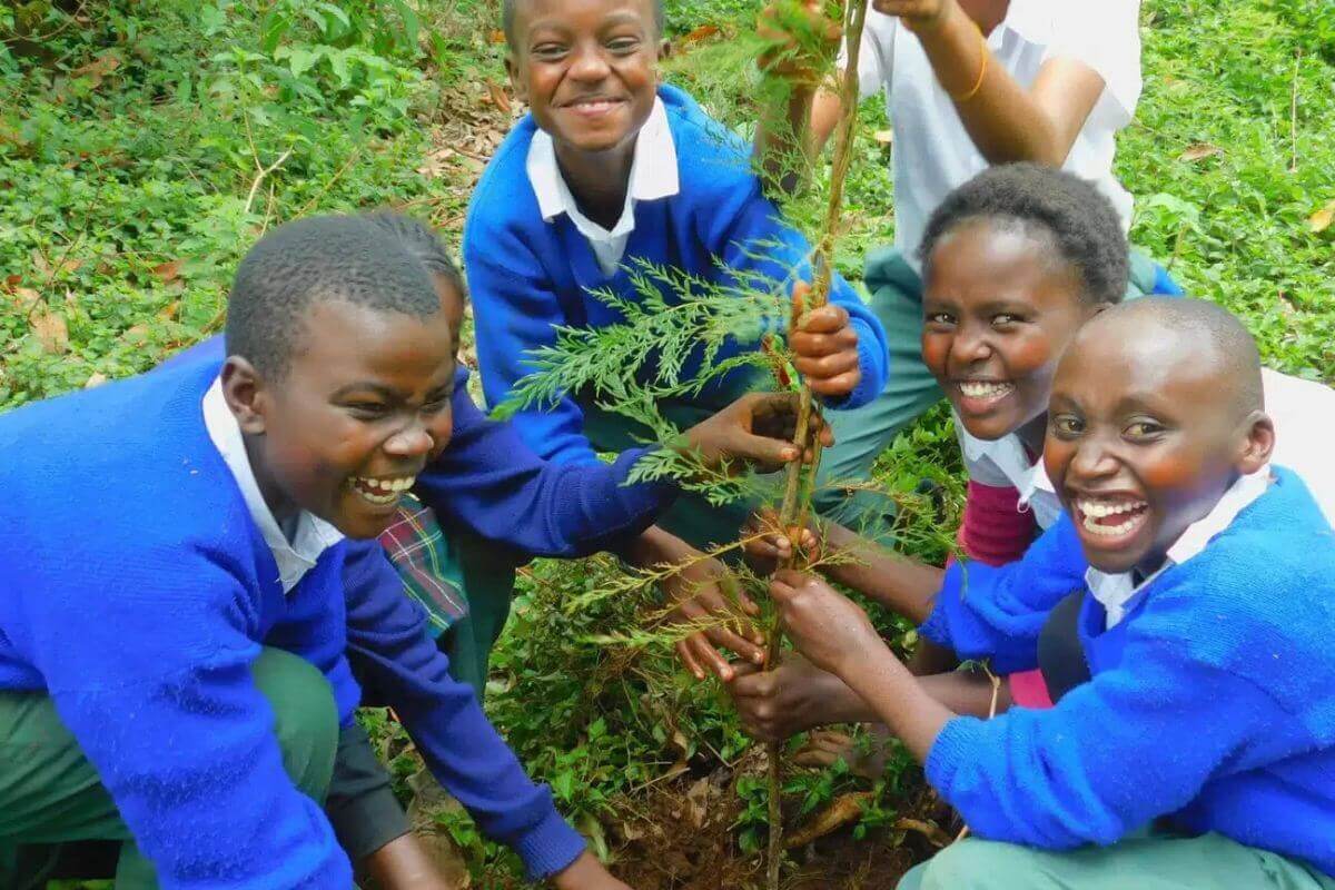 Students participating in a Global Ministries-supported reforestation program led by young people in the Mt. Kenya District of the Kenya-Ethiopia Conference. Photo: Courtesy of Rev. Alice Kirumba Ntiritu